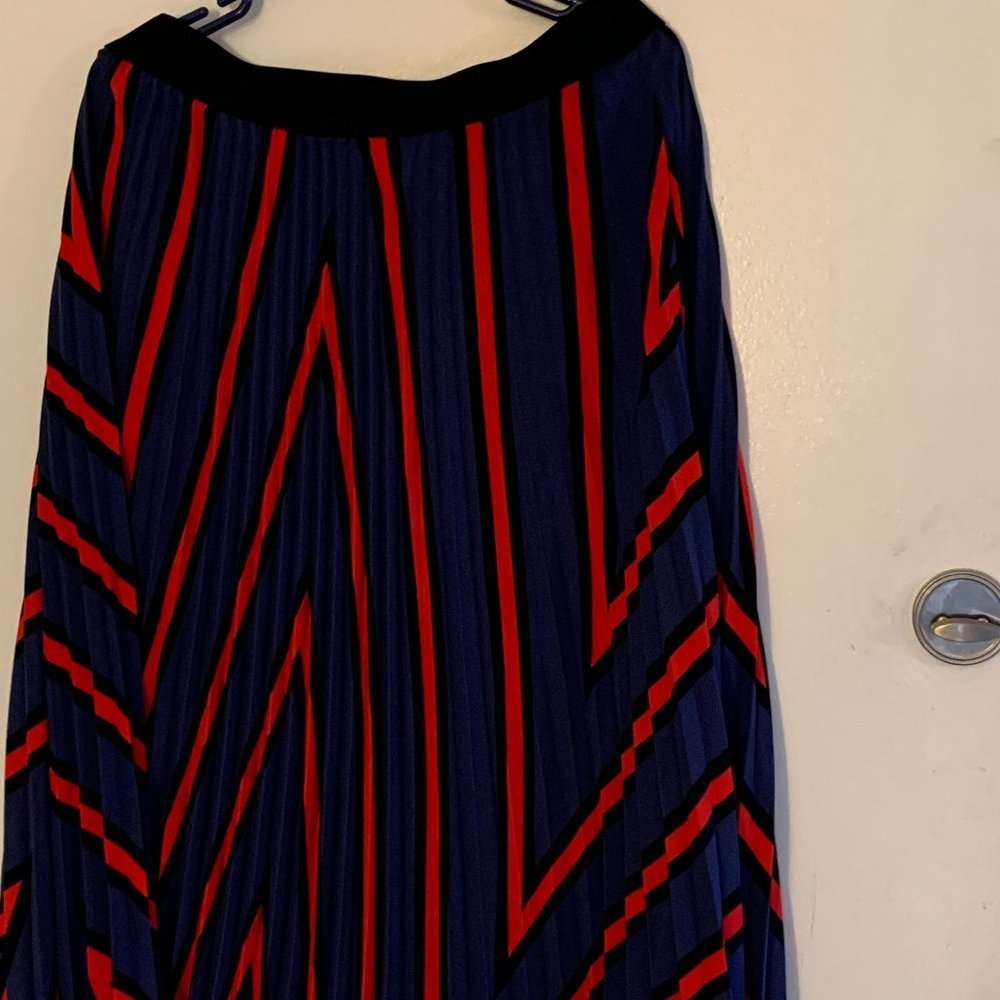 Pleated Mid-length Skirt